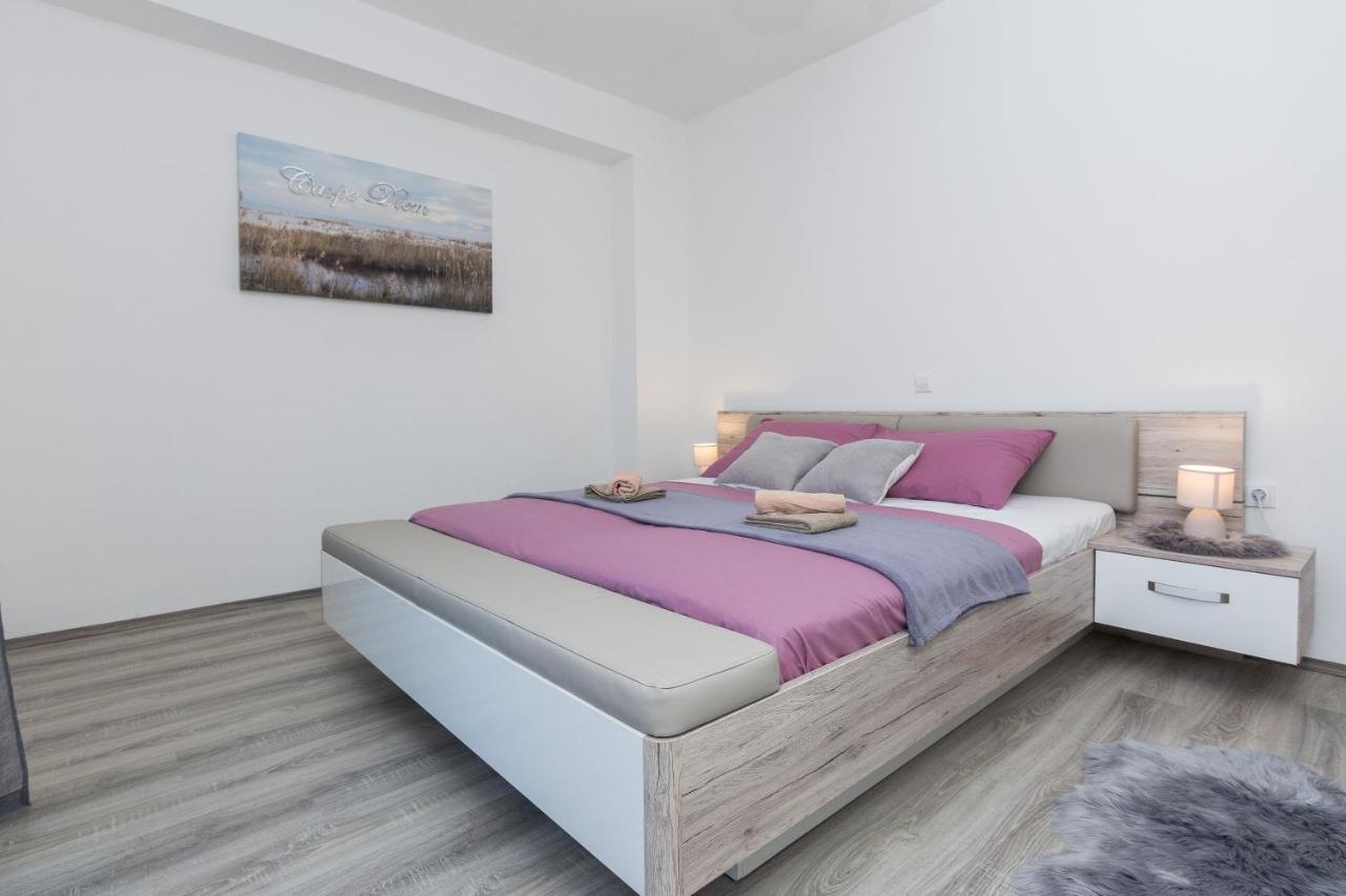 Apartments Marko Sukošan Exterior foto